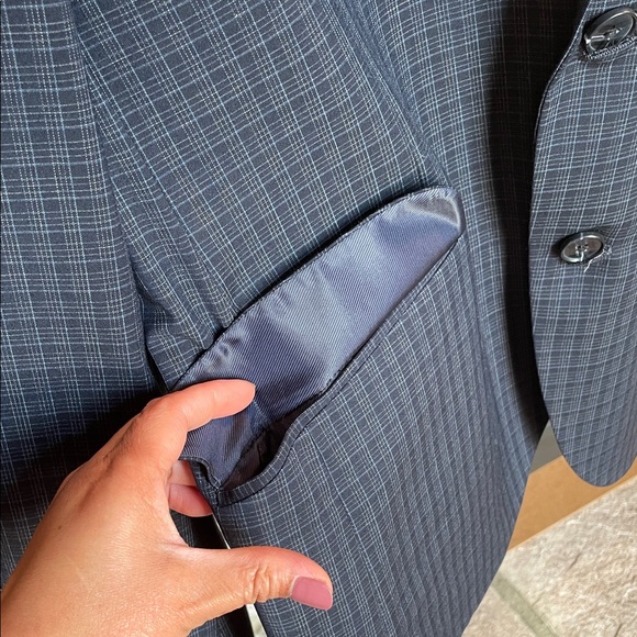 Kenneth Cole Men's Classic Navy Suit - Picture 2 of 10